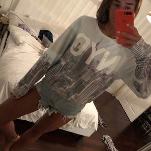 Wildfox Sweaters - NYC Wildfox sweatshirt Wildfox Sweaters - NYC Wildfox sweatshirt